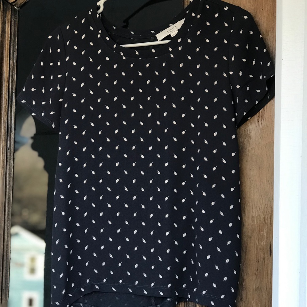 Loft petite xs shirt with leaves.